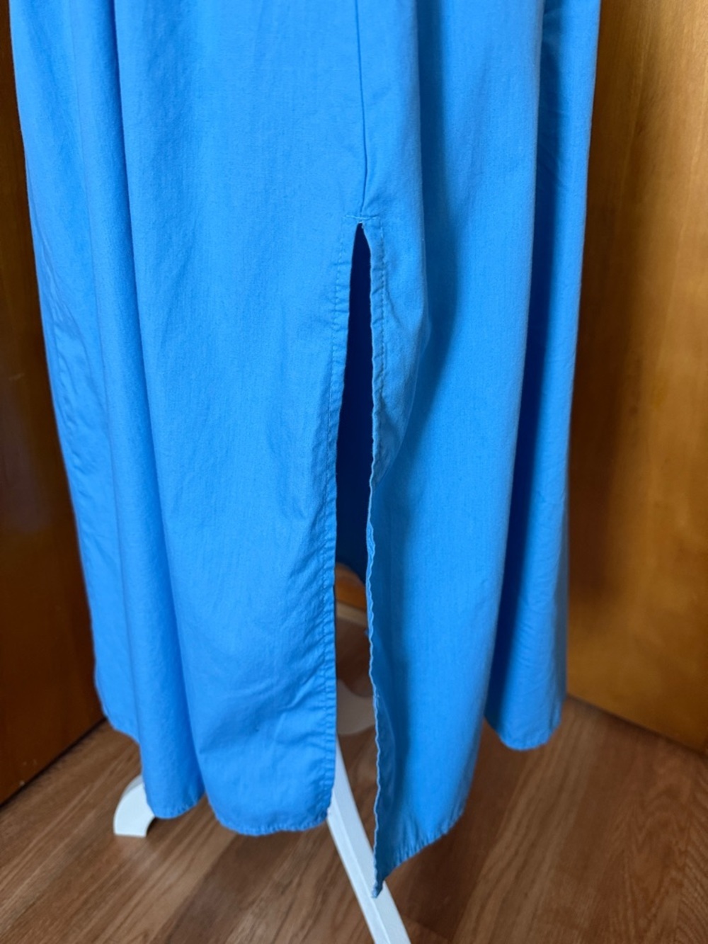 Abercrombie & Fitch Cotton Blend Sky Blue Flutter-Sleeve V-Neck Midi Dress - Picture 9 of 14